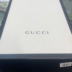 Gucci slides woman’s 8